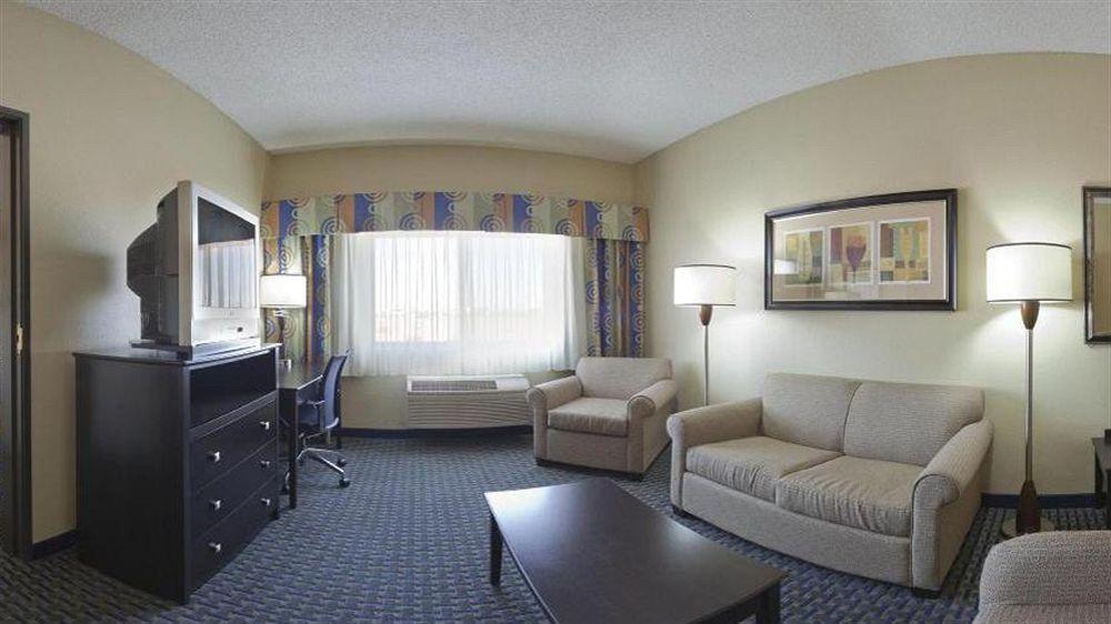 Holiday Inn Express & Suites Phoenix/Chandler Exterior foto