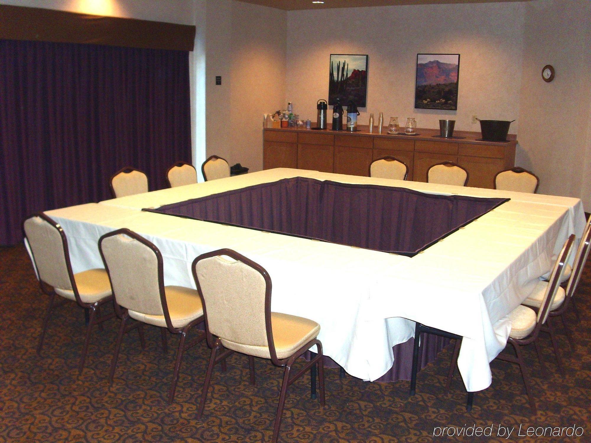 Holiday Inn Express & Suites Phoenix/Chandler Facilități foto