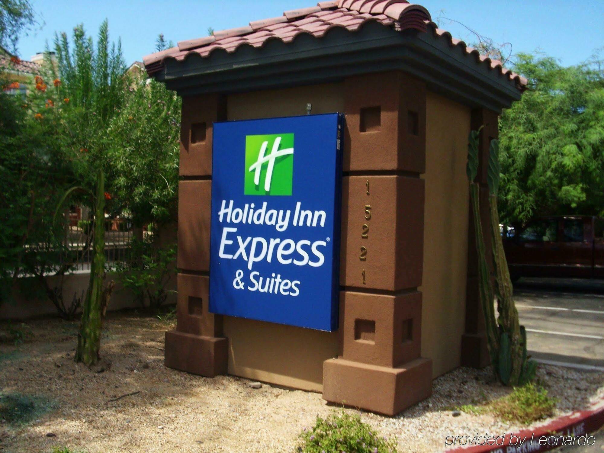 Holiday Inn Express & Suites Phoenix/Chandler Exterior foto